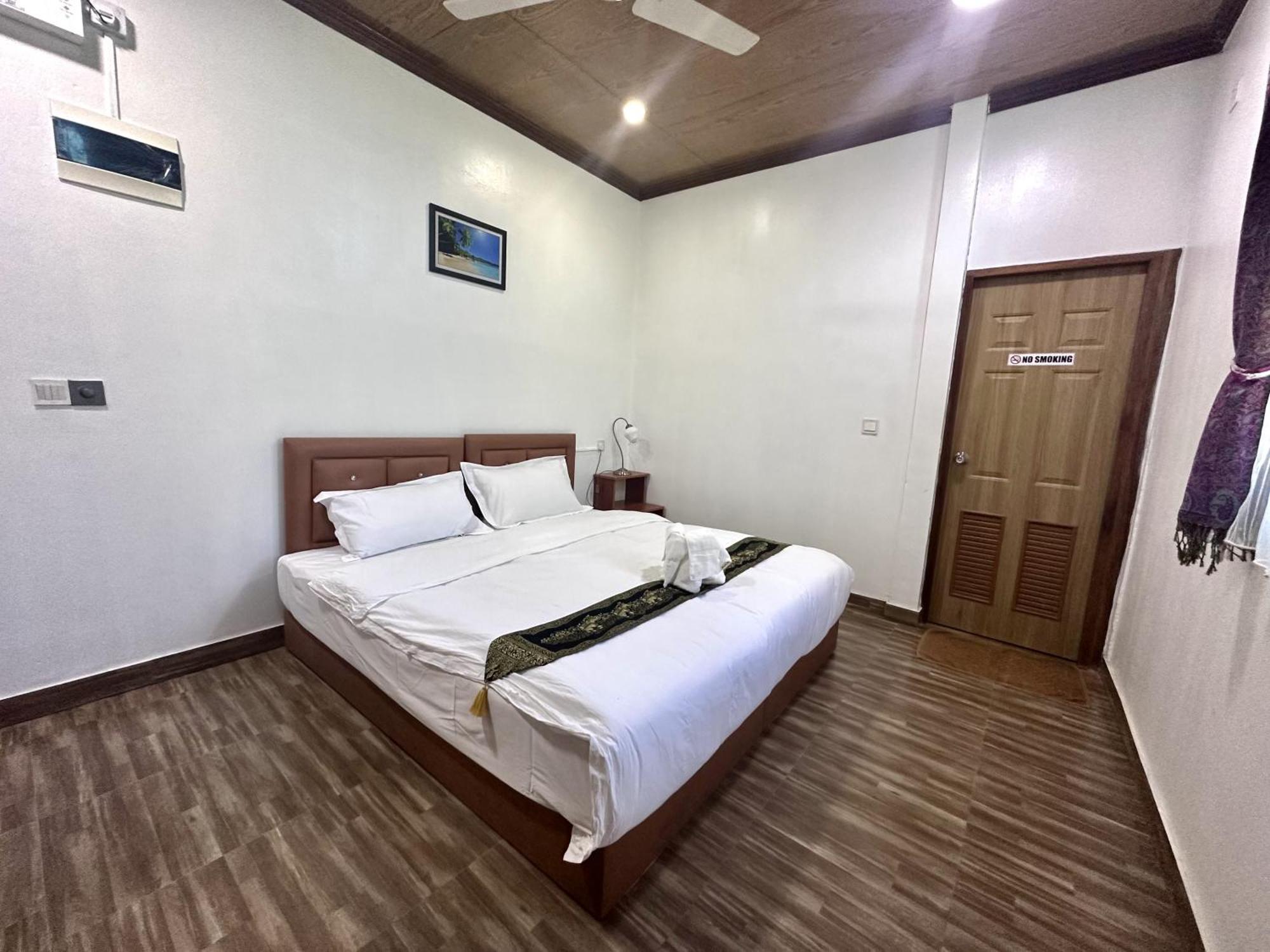 Galaxy Sunrise Sea View Hotel Fulidhoo Buitenkant foto