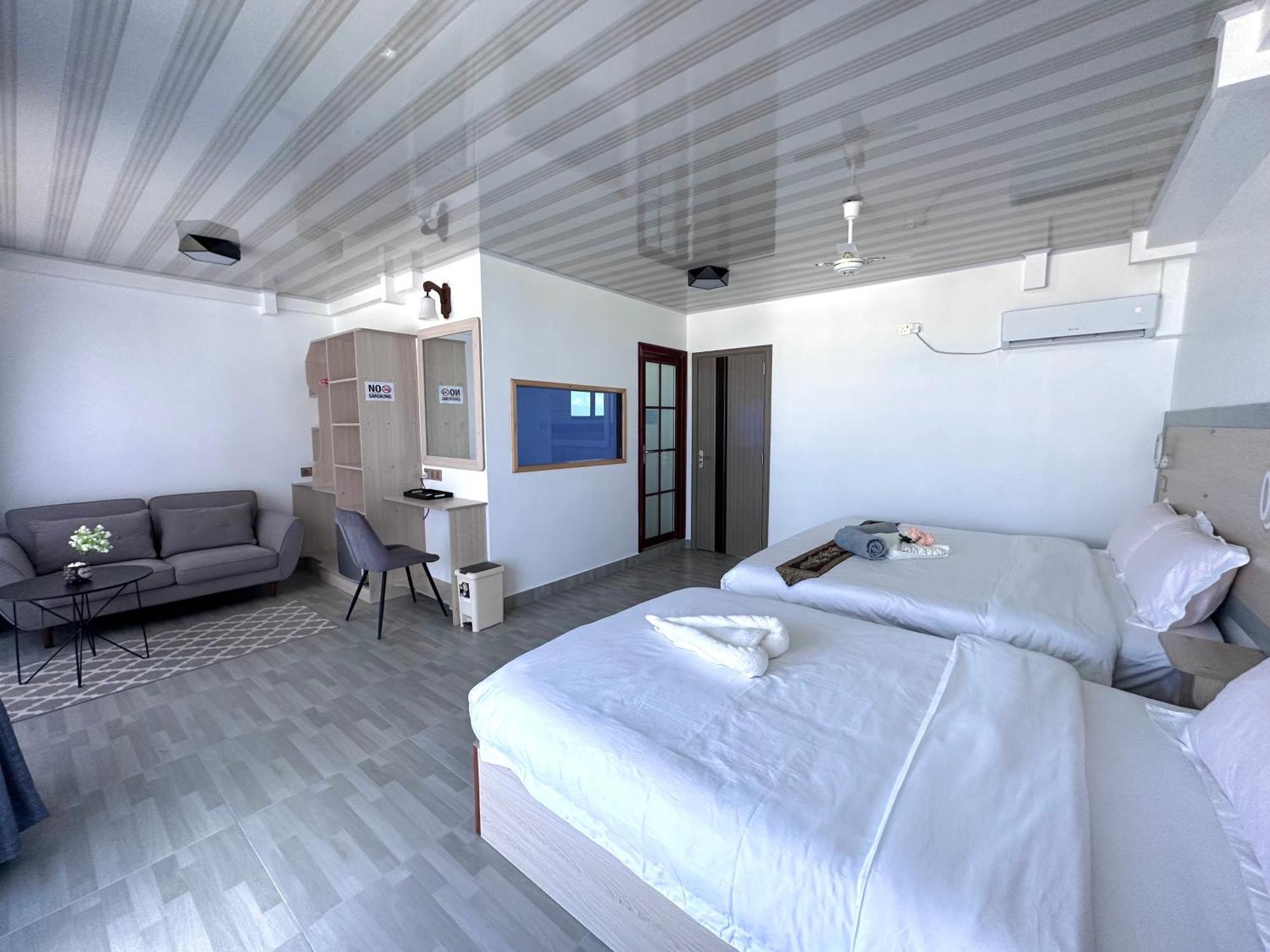 Galaxy Sunrise Sea View Hotel Fulidhoo Buitenkant foto