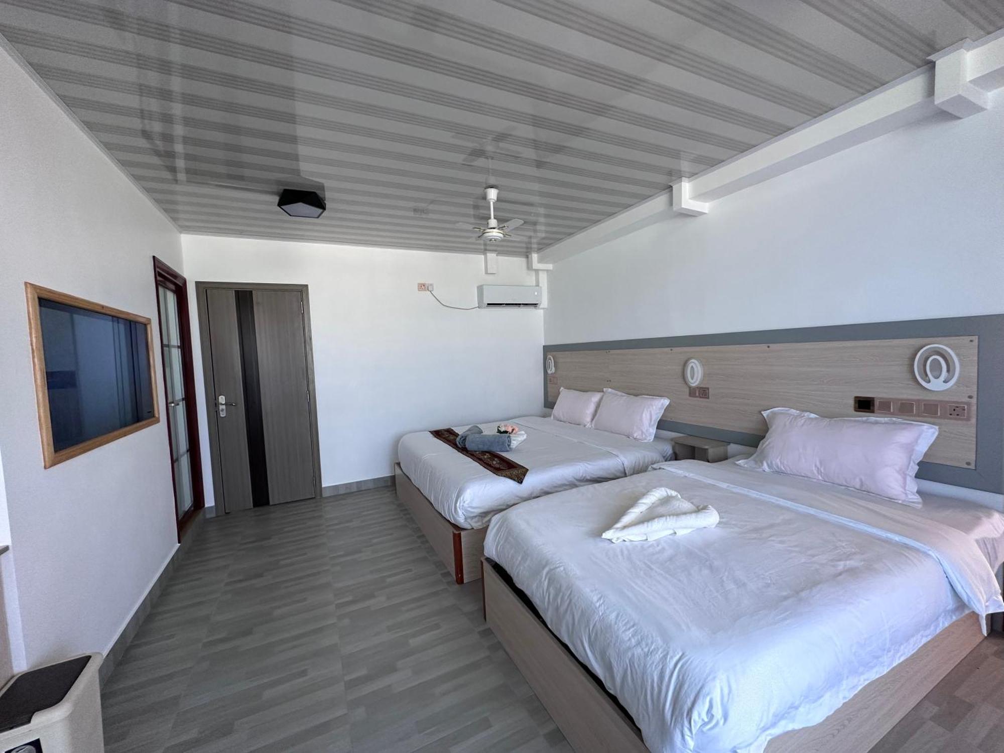 Galaxy Sunrise Sea View Hotel Fulidhoo Buitenkant foto