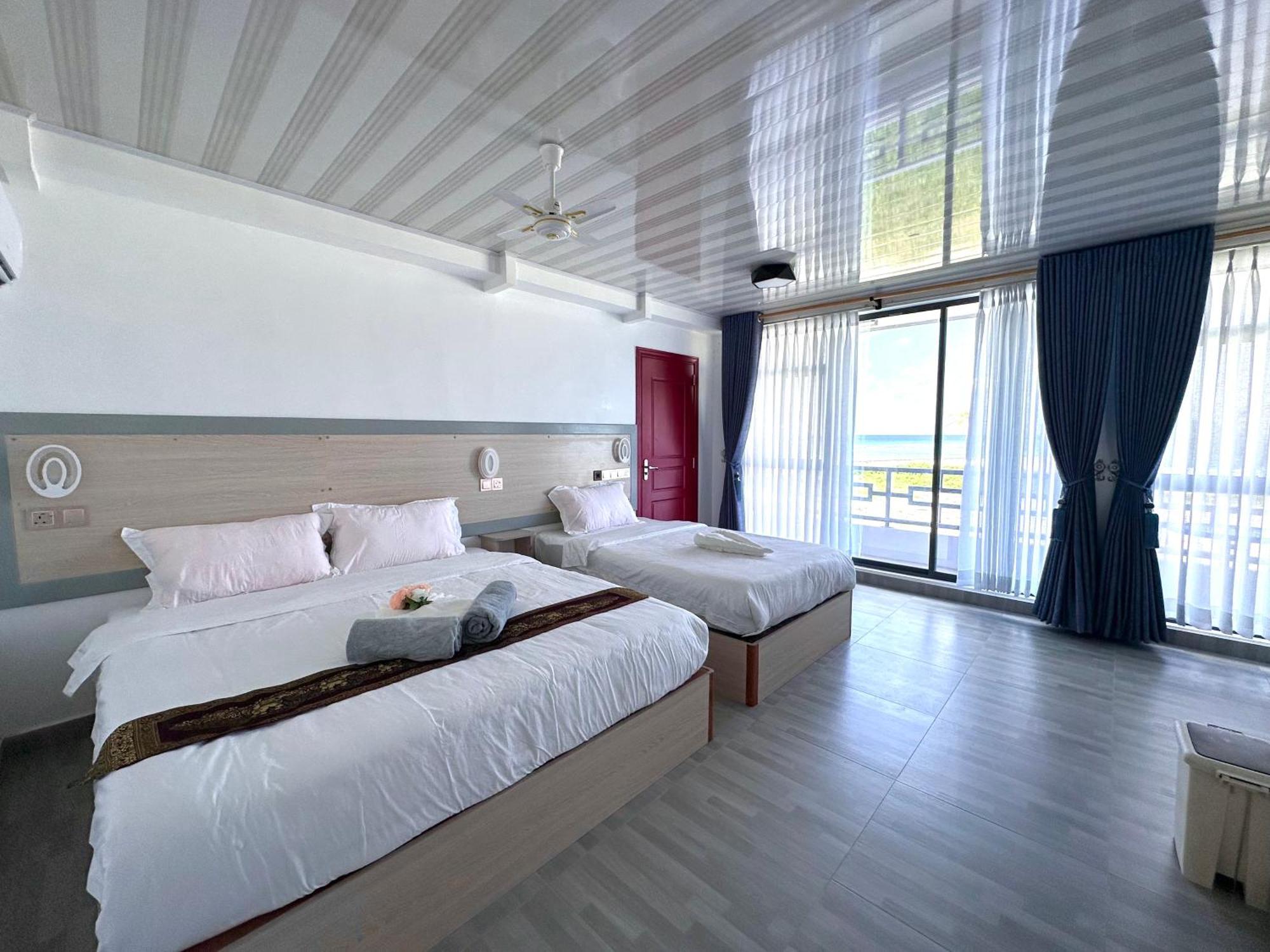 Galaxy Sunrise Sea View Hotel Fulidhoo Buitenkant foto