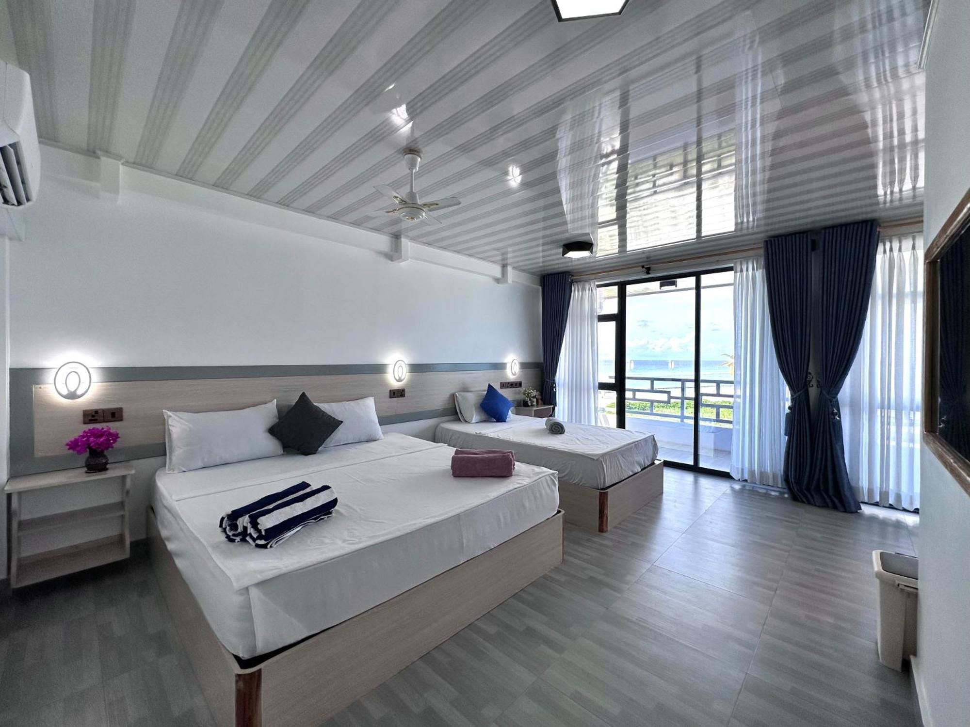 Galaxy Sunrise Sea View Hotel Fulidhoo Buitenkant foto